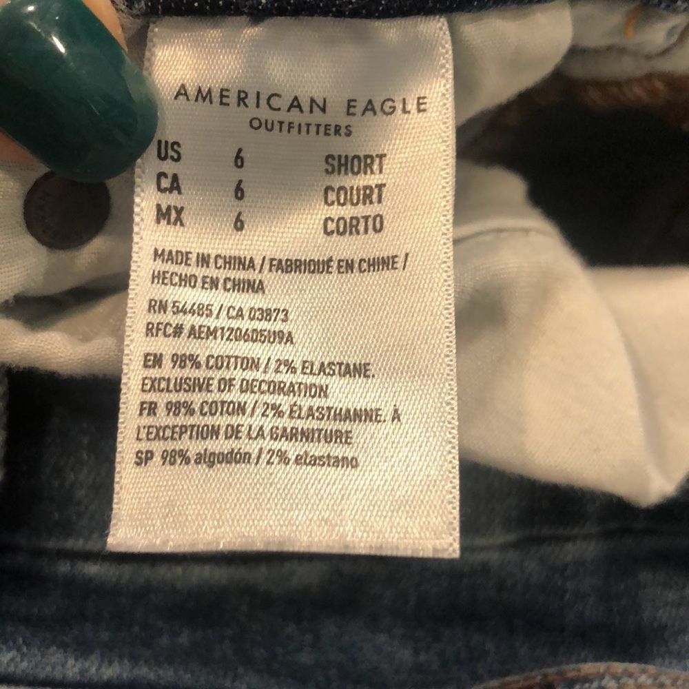 American Eagle Women’s 6 Short Distressed Curvy super high rise Jegging Jeans - Picture 16 of 16